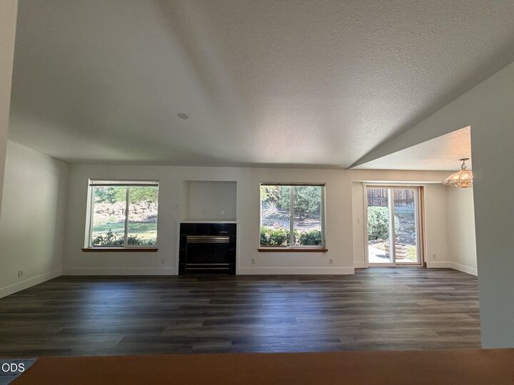 Property Photo: 1522 NE Locksley Drive OR 97701