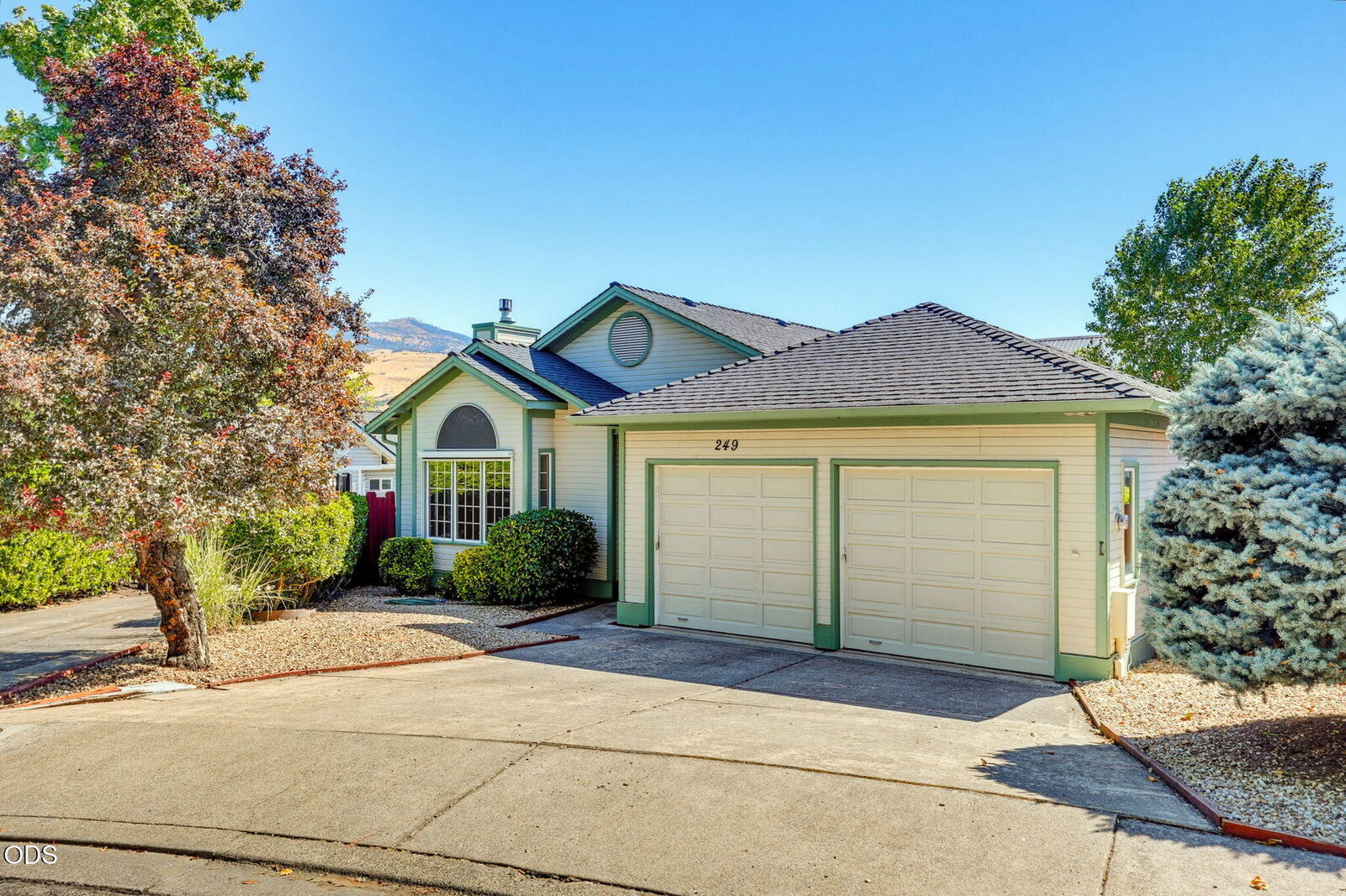 Property Photo: 249 N Wightman Street OR 97520