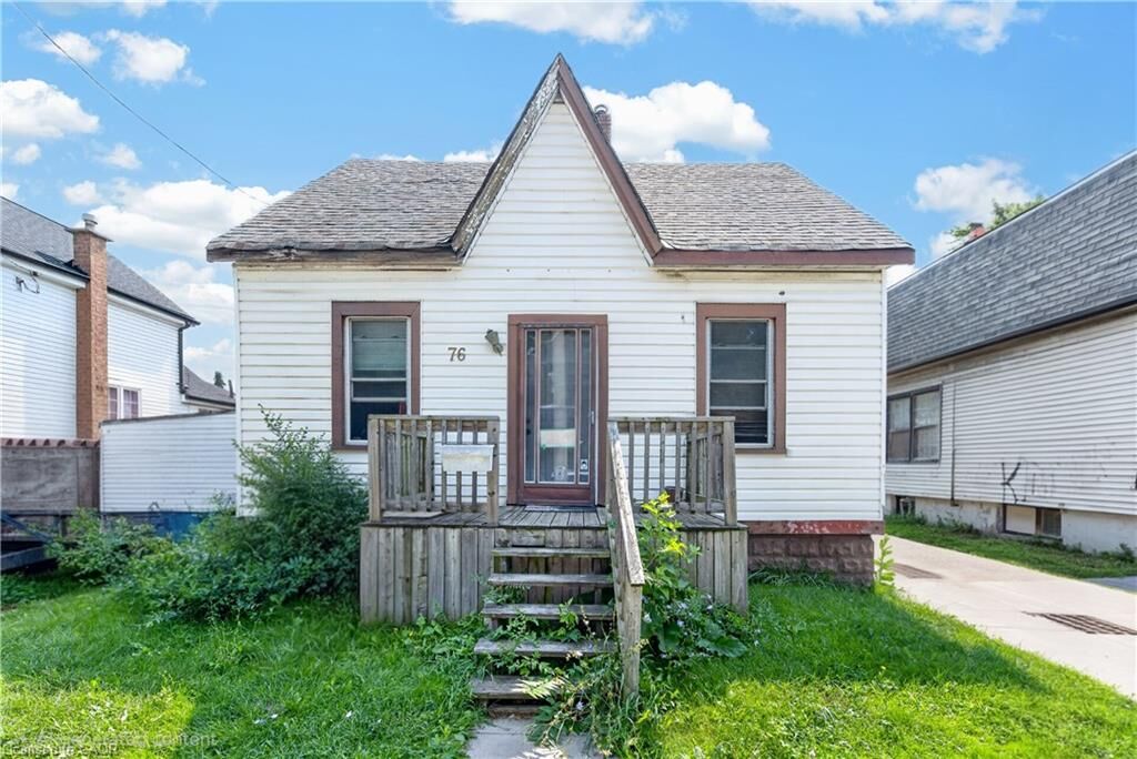 Property Photo:  76 Birch Avenue  ON L8L 6H7 