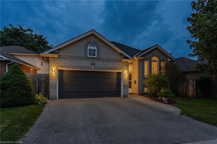 Property Photo:  457 Eastbridge Boulevard  ON N2K 3Y4 
