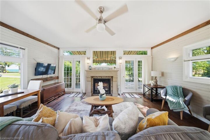 Property Photo: 523 Avalon Lane ON N3Y 4K2