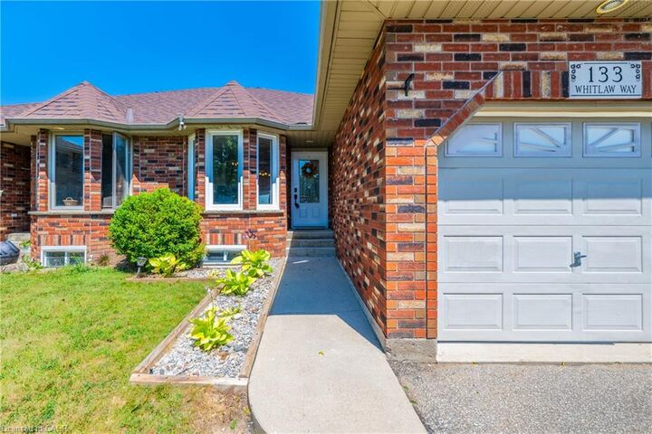 Property Photo: 133 Whitlaw Way ON N3L 4C9
