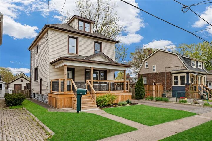 Property Photo:  112 Oakland Avenue  ON L3C 2C1 