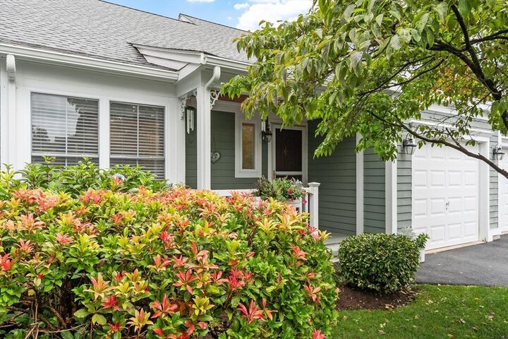 Property Photo:  7 Whispering Brook 7  MA 01752 