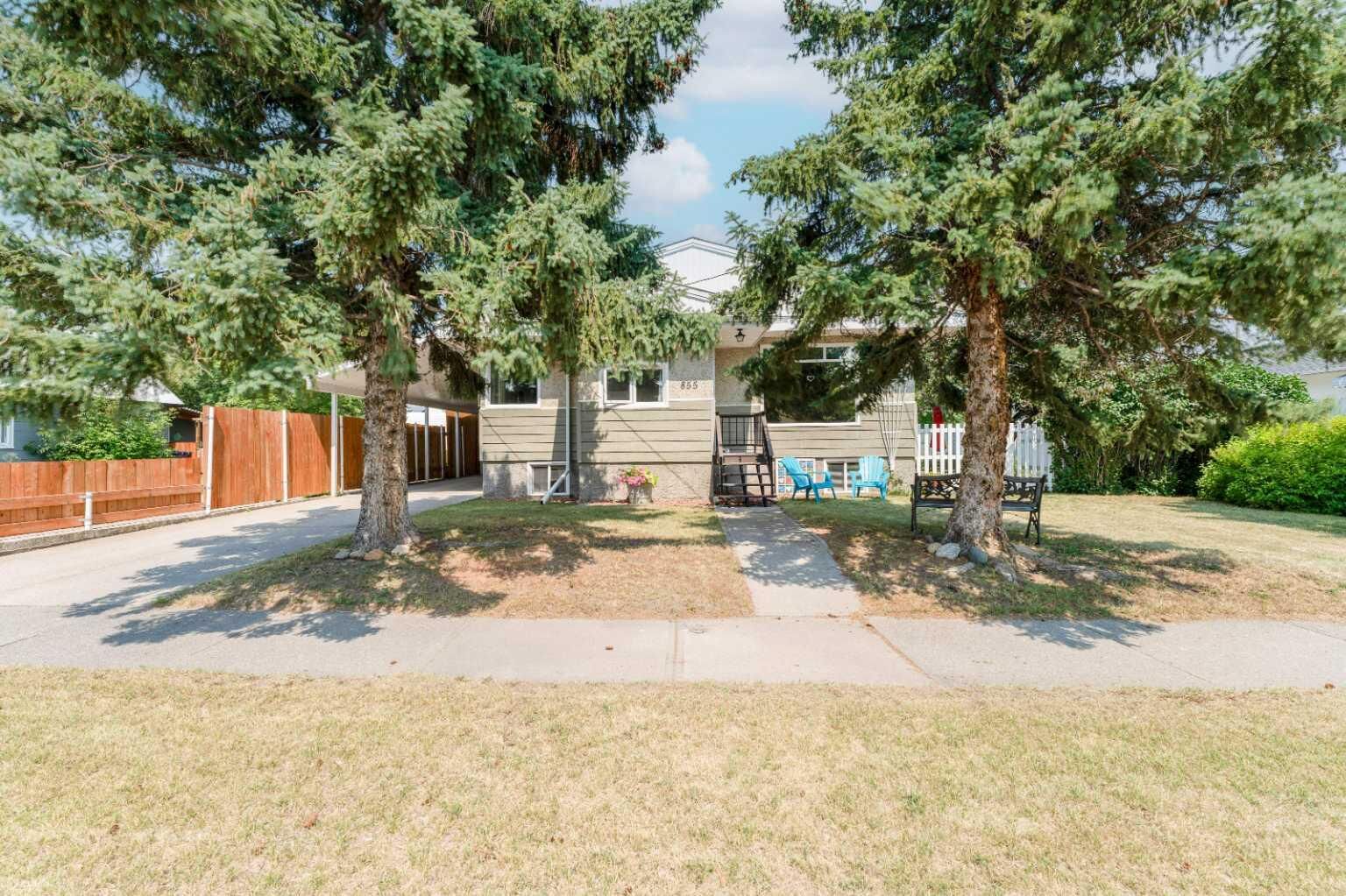 Property Photo:  855 Mountain Street  AB T0K 1W0 