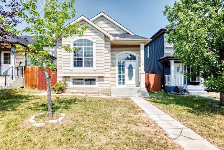 76 Coville Close NE — photo 1