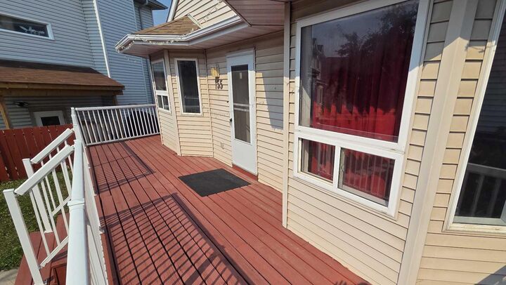 Property Photo: 155 Applefield Close SE AB T2A 7P9