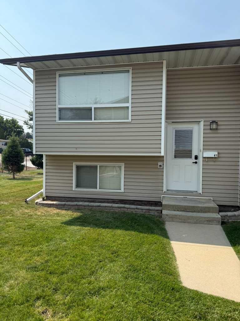 Property Photo: 41 Link Court SW AB T1A 7X6
