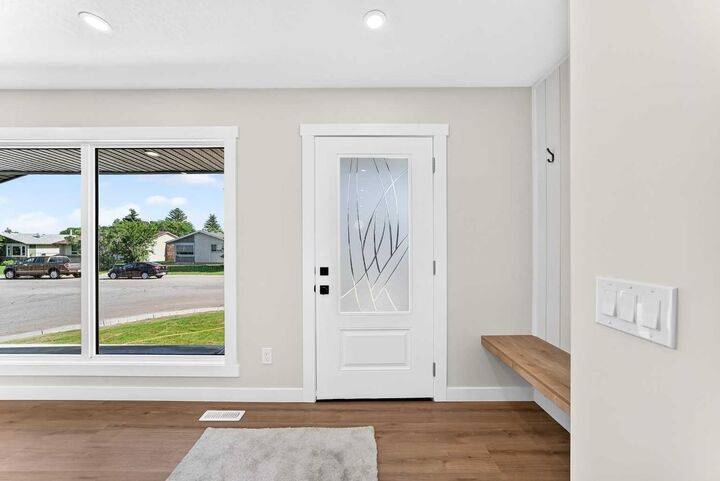 Property Photo: 704 Malvern Drive NE AB T2A 6B7