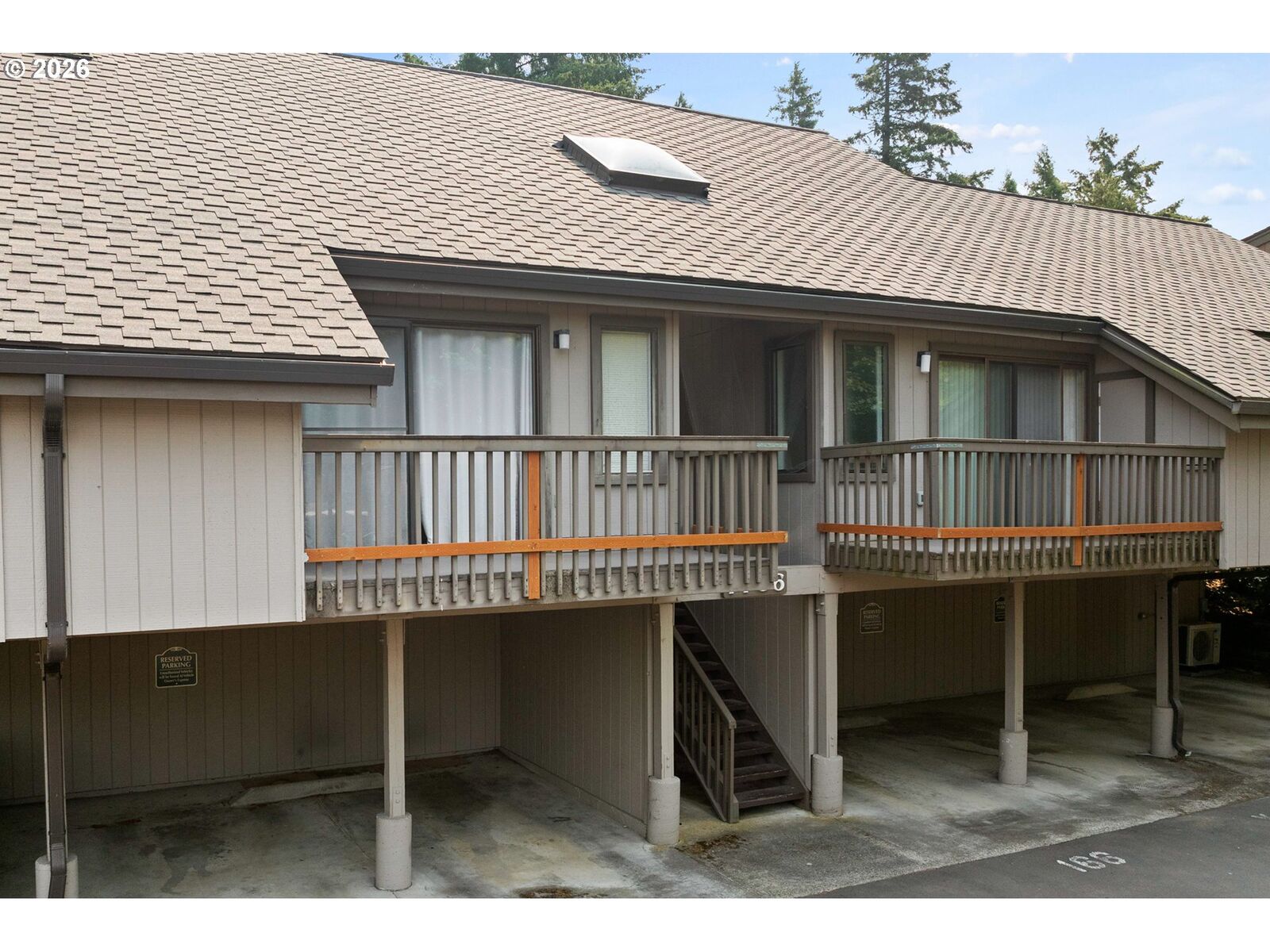 Property Photo: 7736 SW Barnes Rd B OR 97225