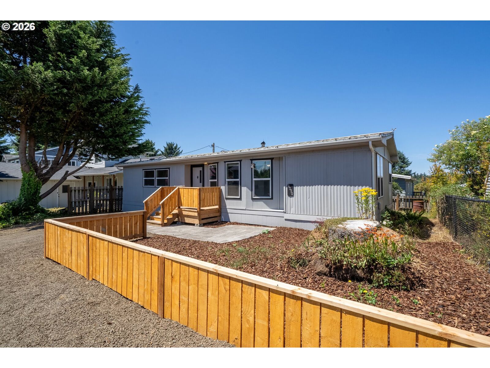Property Photo: 2220 Fleming Ave OR 97143