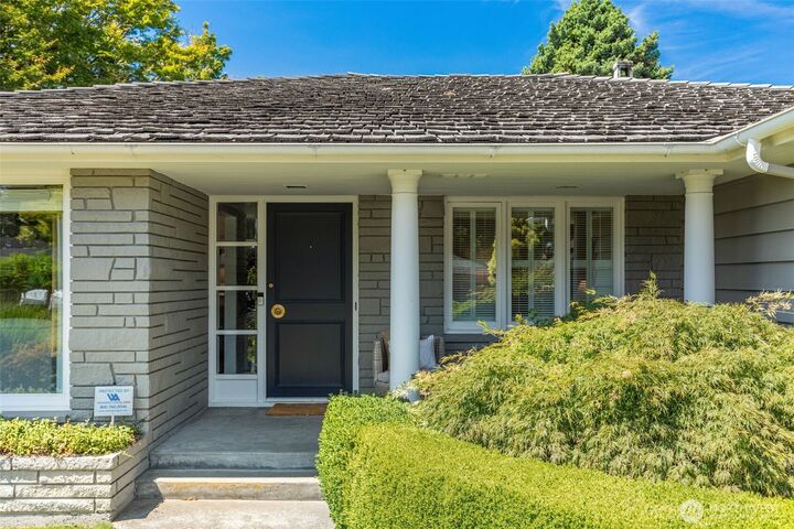 Property Photo:  3657 W Viewmont Way W  WA 98199 