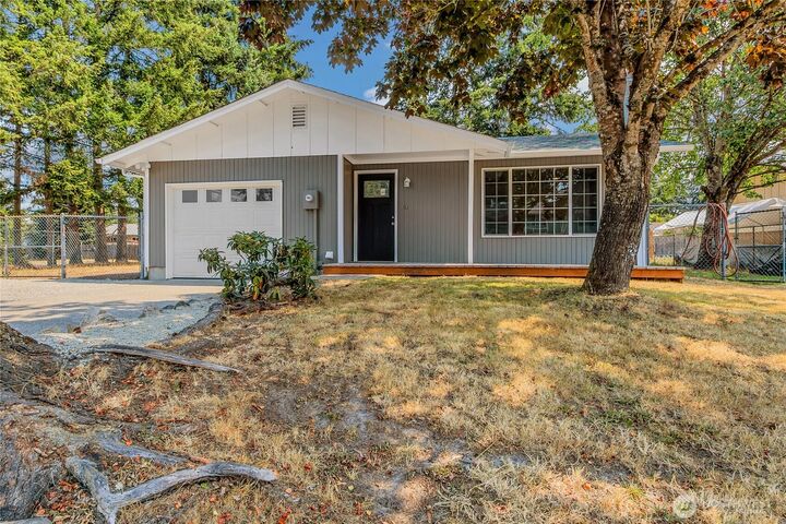 Property Photo: 17203 5th Avenue E WA 98387