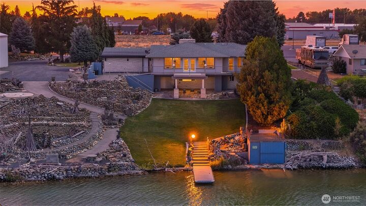 Property Photo:  2928 W Marina Drive  WA 98837 