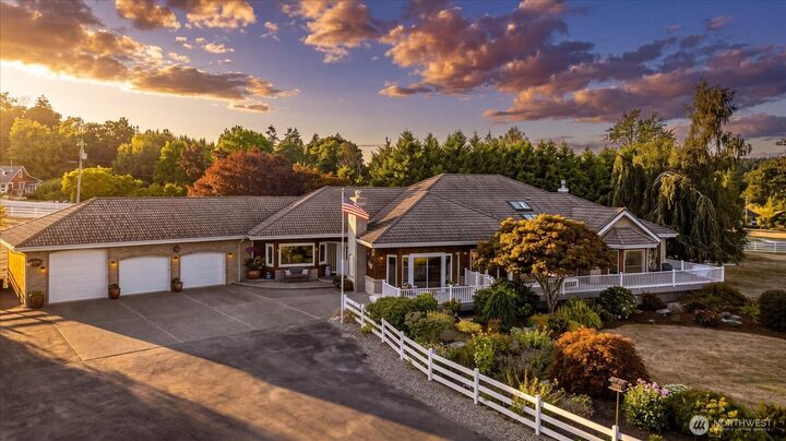 Property Photo: 1967 Hillvista Place WA 98249