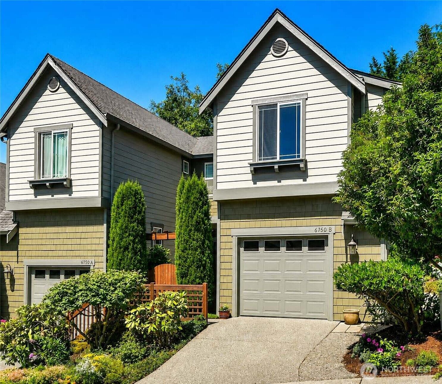 Property Photo:  6750  163rd Place SE B  WA 98006 