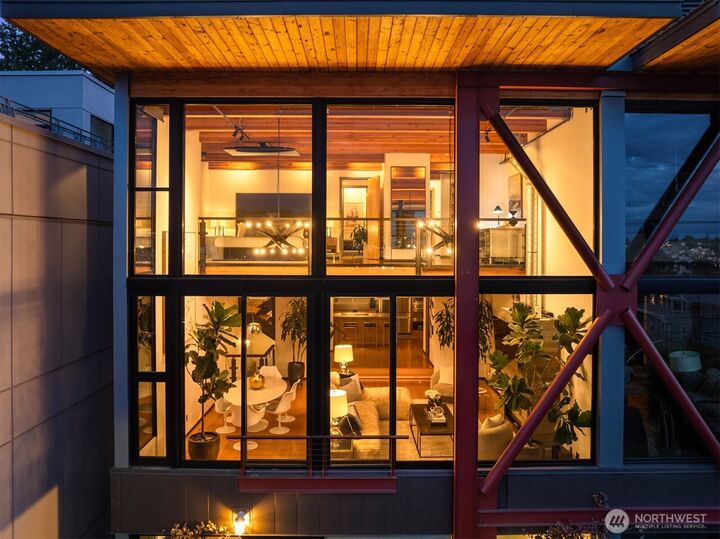 Property Photo: 1707 Dexter Avenue N B WA 98109