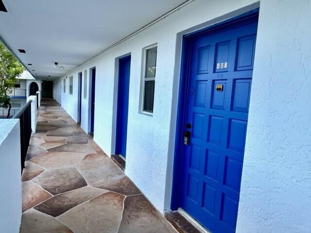 Property Photo:  6061 N Falls Cir Drive 402  FL 33319 