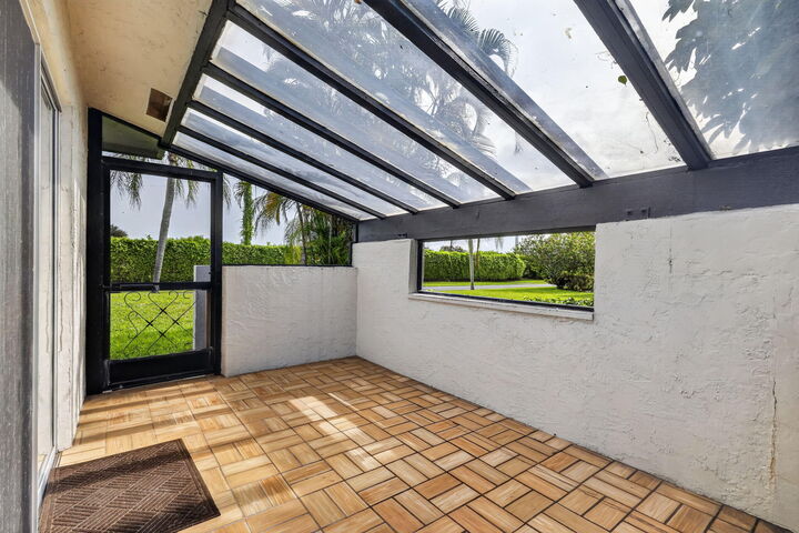 Property Photo: 5705 Queen Palm Court D FL 33484