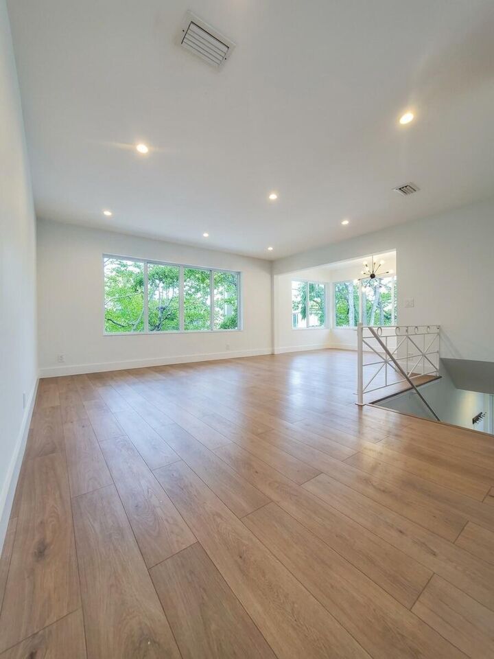 Property Photo:  1415 SE 2nd Street Unit 1  FL 33301 