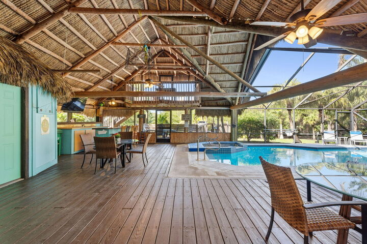 Property Photo:  1812 SE Hideaway Circle  FL 34952 
