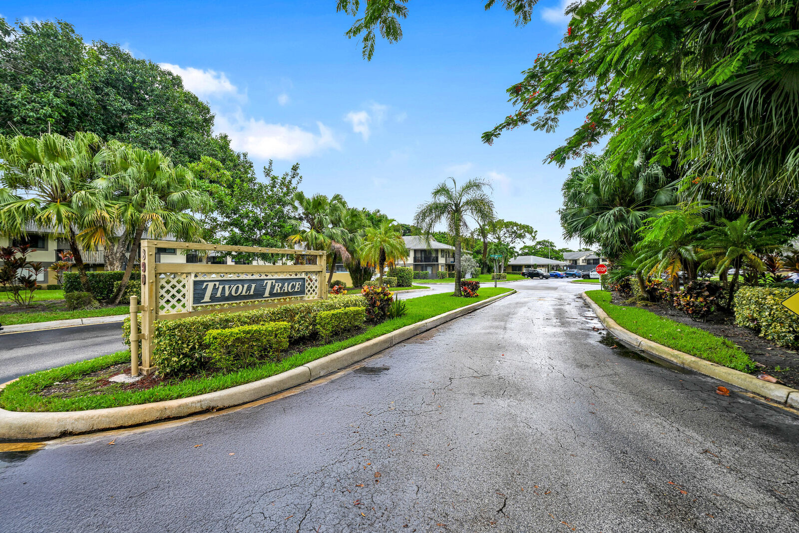 Property Photo:  522 Trace Circle 102  FL 33441 