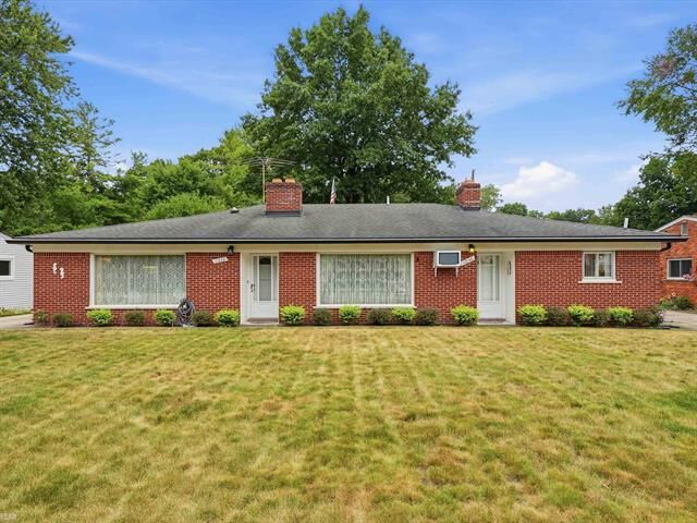 Property Photo:  11046 Russell Street  MI 48317 