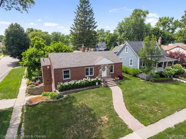 Property Photo: 551 N Evergreen Street MI 48170