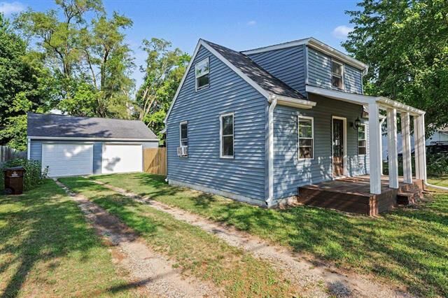 Property Photo: 703 N Henry Street MI 48858