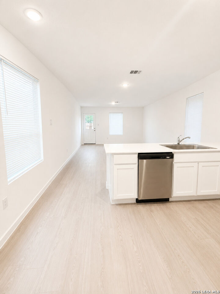 Property Photo:  6510 Dali Bnd  TX 78263 