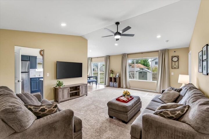Property Photo: 248 Tall Grass Trail WI 53590