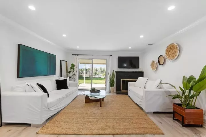 Property Photo:  183 Sandberg Street  CA 91360 