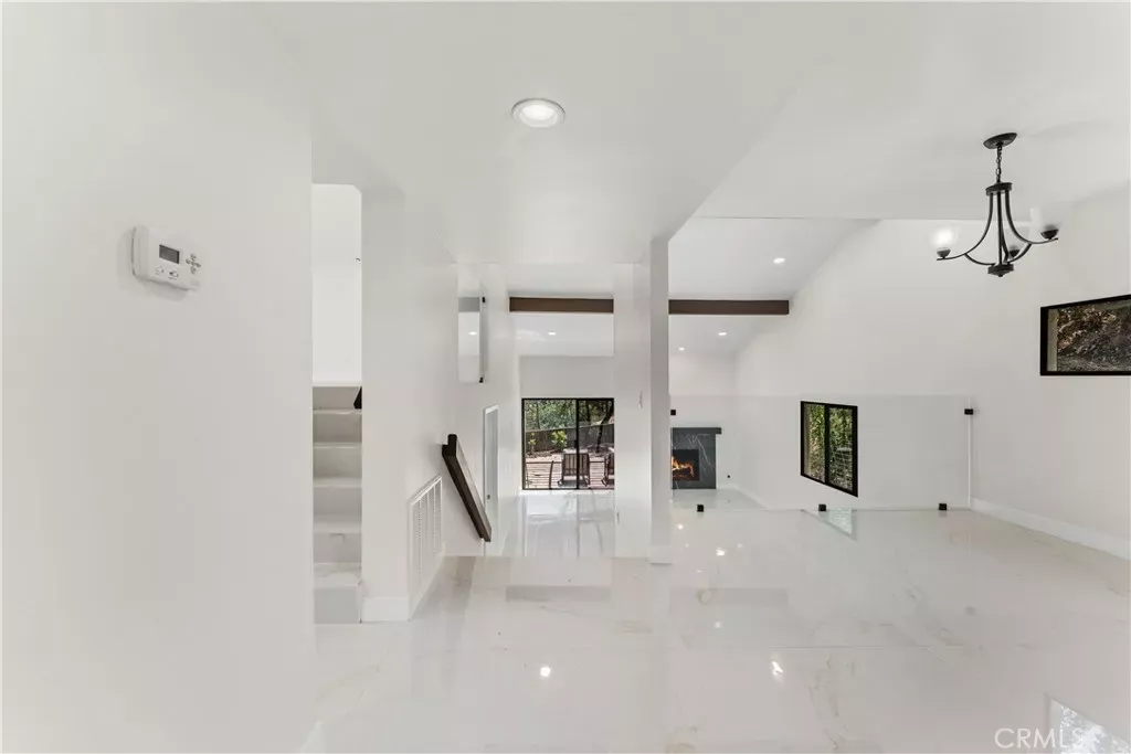 Property Photo: 77 Barmore Ct CA 91206