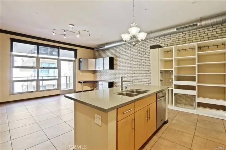 Property Photo:  133 The Promenade North 311  CA 90802 