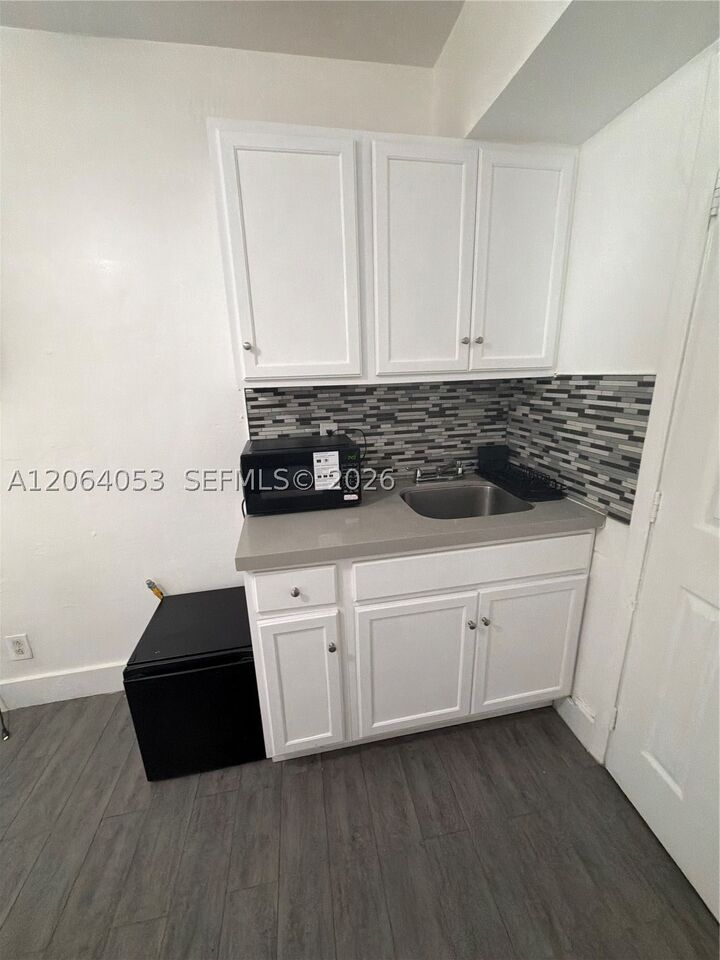 Property Photo:  1843 Dewey St 108  FL 33020 
