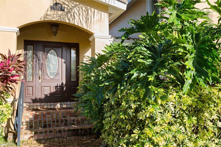 Property Photo: 6315 Maynada St FL 33146