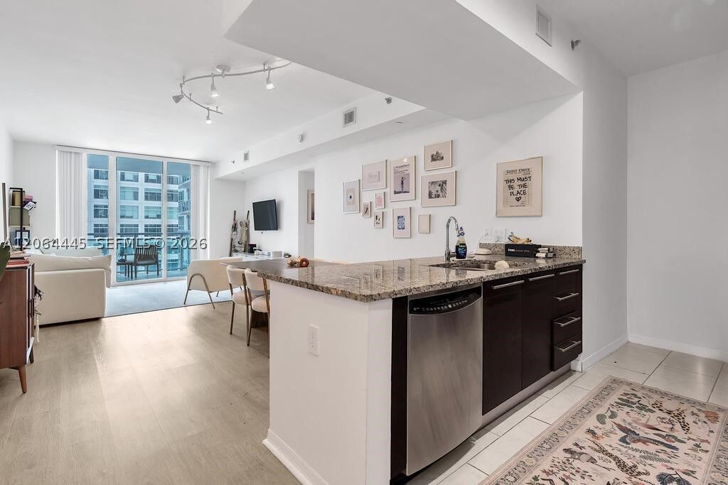 Property Photo:  951 Brickell Av 1100  FL 33131 