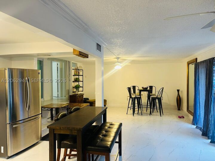 Property Photo: 4850 SW 63rd Ter 211 FL 33314