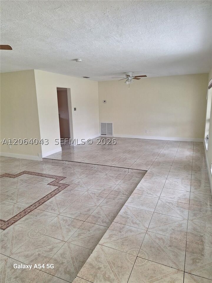 Property Photo: 711 SW 64th Pkwy 711 FL 33023
