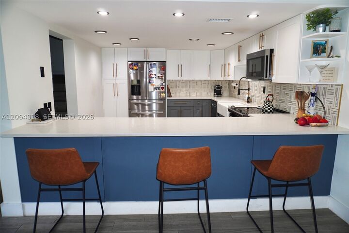 Property Photo: 541 NW 98th Ave FL 33324