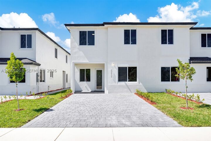 Property Photo: 22555 SW 125th Ave FL 33170