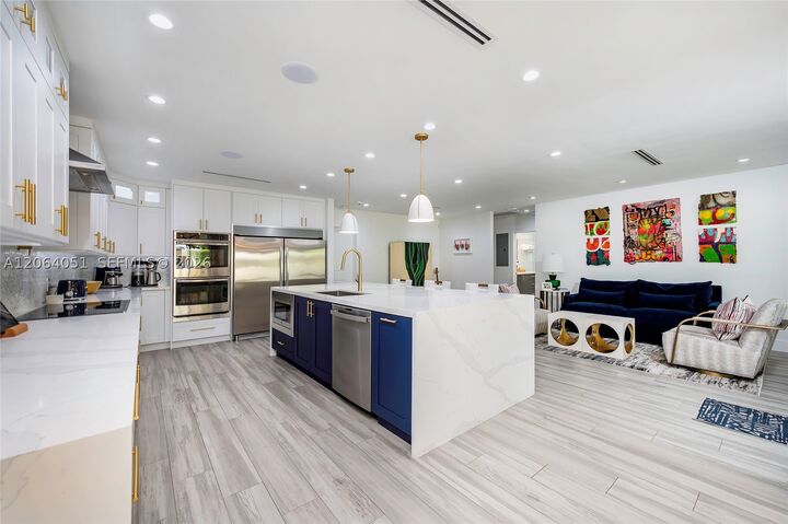 Property Photo:  831 Cortez St  FL 33134 