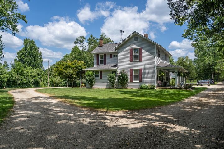 Property Photo: 3302 Louis Creek Ln IN 47060