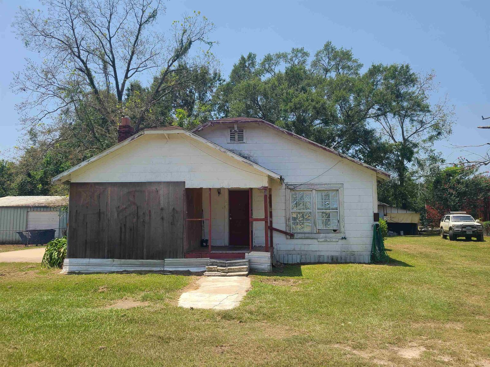 Property Photo: 1911 N Margaret Ave TX 75956