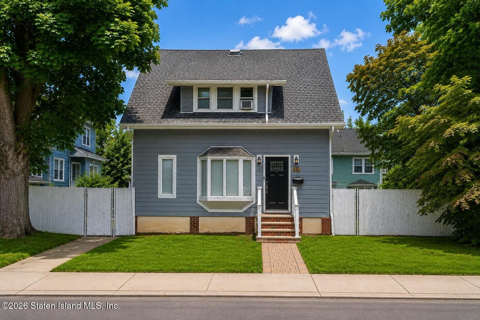 Property Photo: 2120 Clove Road NY 10305