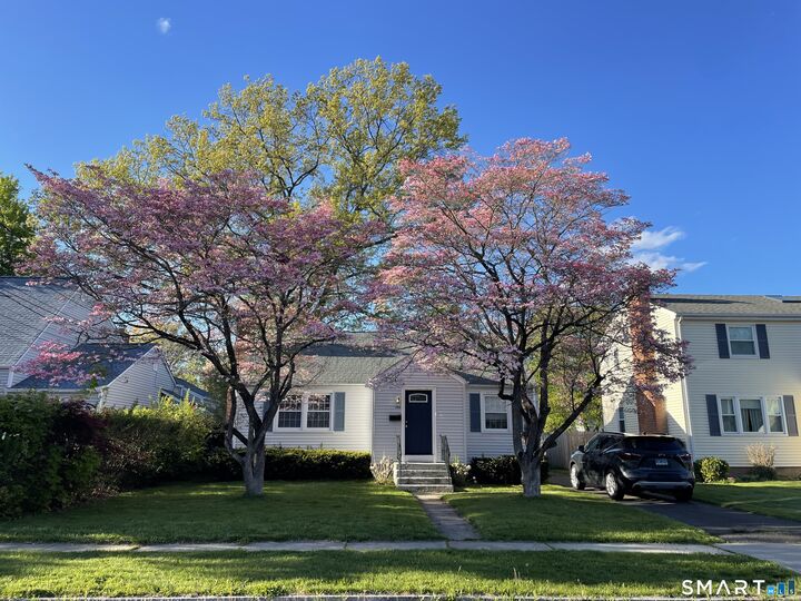 Property Photo: 144 Edgemont Avenue CT 06110