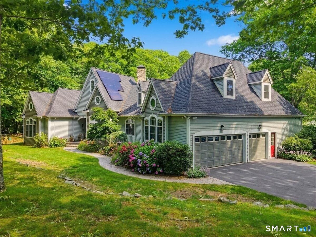 Property Photo:  24 Bittersweet Way  CT 06378 