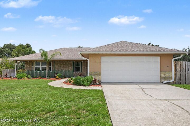 Property Photo:  1019 Mandarin Drive NE  FL 32905 