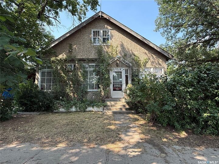 1014 Iroquois Street W — photo 1