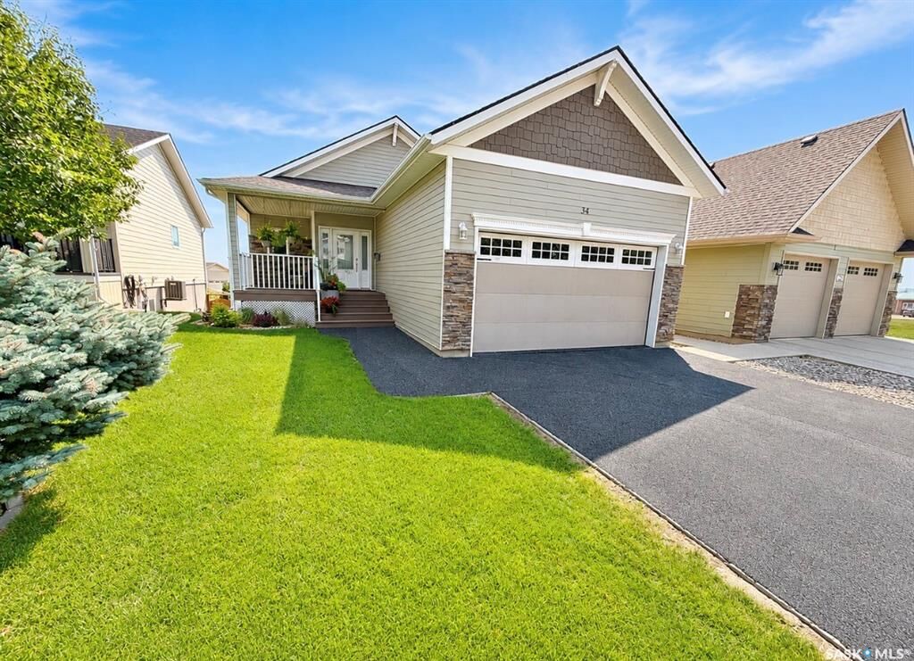 Property Photo: 533 4th Avenue NE 34 SK S9H 2J9